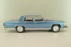 Cadillac Fleetwood Brougham 1991, blue metallic, MCG18252, MCG 1:18