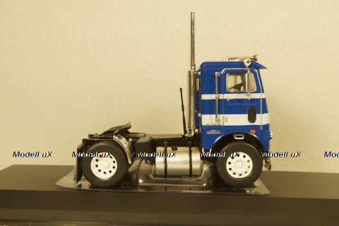 Freightliner COE towing vehicle 1976 blue/white, TR111, IXO 1:43