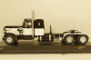 Peterbilt 350 towing vehicle 1952 black/white, TR114, IXO 1:43