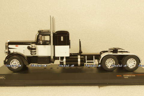 Peterbilt 350 towing vehicle 1952 black/white, TR114, IXO 1:43