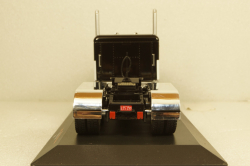 Peterbilt 350 towing vehicle 1952 black/white, TR114, IXO 1:43