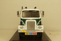 International Harvester DCOF-405 towing vehicle 1959 greenmetallic/white, TR112, IXO 1:43