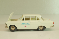 Москвич-412 А2, Медпомощь, белый, капот 2 зажима, Тантал/Радон 1:43