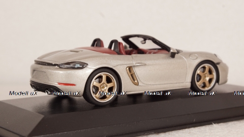 Porsche 982 Boxster "25 Years" GT-silver metallic, Minichamps 1:43