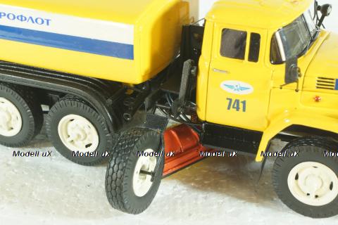 Зил-131 КО-829А01 Аэрофлот, поливалка, KV мастерская 1:43