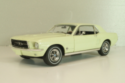Ford Mustang 1967, light green 13663, Greenlight 1:18
