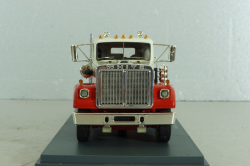 White Road Boss tractor 1977, red/whait, 44775, NEO 1:43