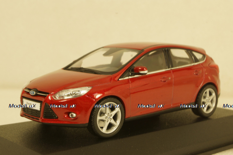 Ford Focus 5-door, red metallic 2011, Minichamps 1:43