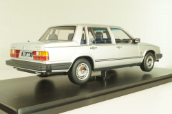 Volvo 760 1985, silver, T9-1800535, Triple-9 1:18