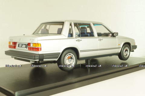 Volvo 760 1985, silver, T9-1800535, Triple-9 1:18