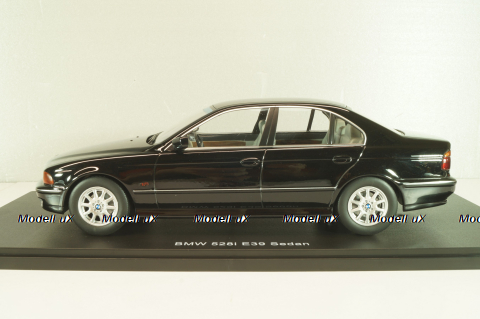 BMW 528i (E39) limousine 1995 black metallic, KKDC181053, KK-Scale 1:18