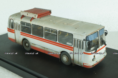 Лаз-695Н, бело-красный, Improved Models 1:43