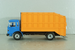 Saviem SM 10 garbage truck 1975, blue/orange, Altaya 1:43
