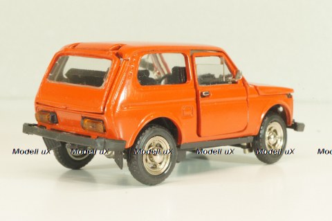 Ваз-2121 Лада Нива, март 1995г., красная, Тантал/Радон 1:43