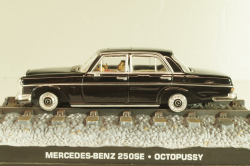Mercedes-Benz 250 SE from movie "Octopussy" 1983, black, James Bond Modellauto Collection #23, 1:43 Дефект!