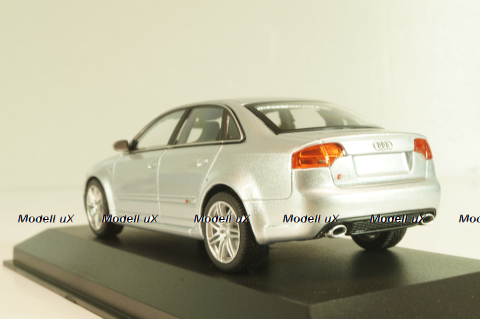 Audi RS4 (B7) 2004 silver metallic, 940014601, Maxichamps 1:43