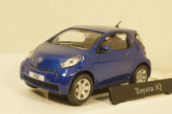 Toyota iQ Dark Blue, Cararama 1:43
