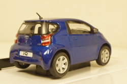 Toyota iQ Dark Blue, Cararama 1:43