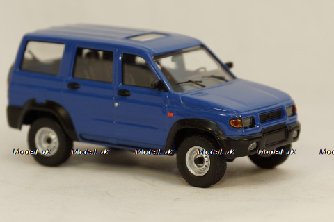 Land Rover Defender 110 with Roof Pack 2020 Fuji White, Almost Real 1:18