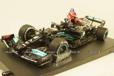 Mercedes AMG Petronas Formula1 Team W12E Performance L. Hamilton Winner British GP 2021, Minichamps 1:18