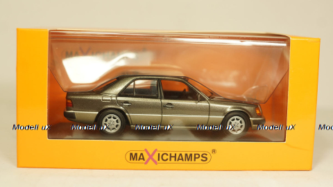 Mercedes AMG Petronas Formula1 Team W12E Performance L. Hamilton Winner British GP 2021, Minichamps 1:18