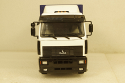 МАЗ-5340 бортовой с тентом, белый/синий, 101180, АвтоИстория 1:43