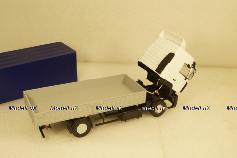 МАЗ-5340 бортовой с тентом, белый/синий, 101180, АвтоИстория 1:43