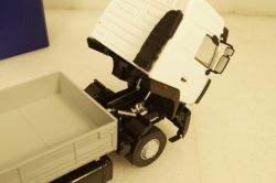 МАЗ-5340 бортовой с тентом, белый/синий, 101180, АвтоИстория 1:43