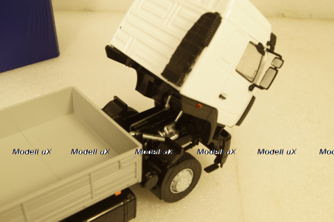 МАЗ-5340 бортовой с тентом, белый/синий, 101180, АвтоИстория 1:43