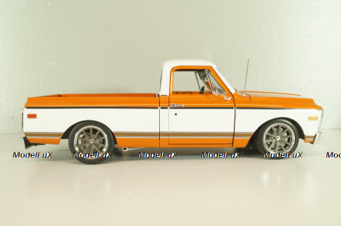 Chevrolet C-10 Custom LS Powered, red/white, L.E 450 pcs, A1807221, ACME 1:18