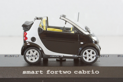 Smart fortwo cabrio black with body panel Fresh-Up (white), 0012497V001C51Q00, Minichamps 1:43