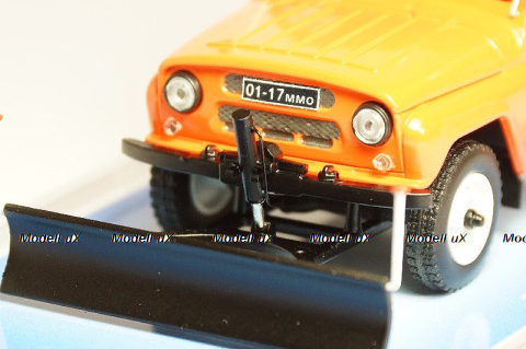 McLaren 570GT 2017 pacific blue metallic, Minichamps 1:43