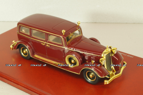Cadillac Deluxe Tudor Limousine 8C "The last Emperor of China" 1932, dark red, 124312, TSM 1:43