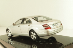 Mercedes-Benz S 500 (W221) 2006, silver, B66962220, AutoArt 1:43
