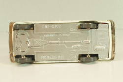 Ваз-2102 А11, кремовый, Олимпиада 80, Тантал/Радон 1:43