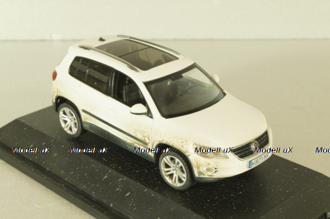Volkswagen Tiguan 2007, white (dirty version), Schuco 1:43