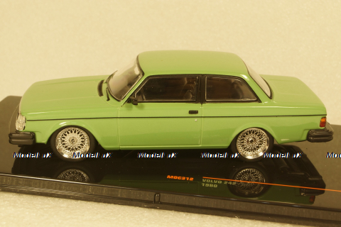 Volvo 242 Custom 1980 green, MOC312, IXO 1:43