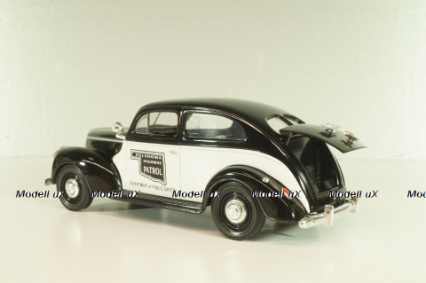 Ford Sedan Police Oklahoma, Highway Patrol, 1940, black/white, 67535, Liberty Classics 1:24