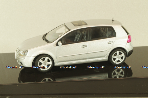 Volkswagen Golf V 5-doors 2003, silver, 59774, AutoArt 1:43
