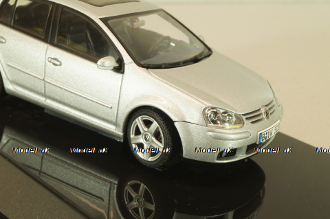 Volkswagen Golf V 5-doors 2003, silver, 59774, AutoArt 1:43