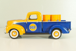 Ford PU pickup "Gulff" with oil barrel 1940, orange/blue, 64030, SpecCast 1:24