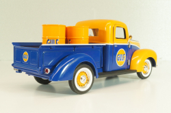 Ford PU pickup "Gulff" with oil barrel 1940, orange/blue, 64030, SpecCast 1:24