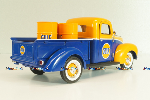 Ford PU pickup "Gulff" with oil barrel 1940, orange/blue, 64030, SpecCast 1:24