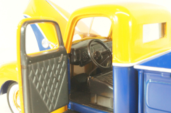 Ford PU pickup "Gulff" with oil barrel 1940, orange/blue, 64030, SpecCast 1:24