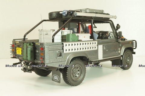 Land Rover Defender Tomb Raider (Lara Croft), movie edition , 8903TR, Kyosho 1:18