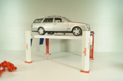 Подъемник 4-х стоечный, регулируемый "Chevron gasoline", 13637, Greenlight 1:18