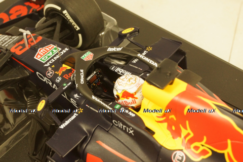 Red Bull Racing Honda RB16B Max Verstappen Winner Abu Dhabi GP 2021 W/Pitboard GP 2021, 110212333, Minichamps 1:18