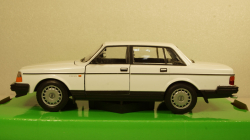 Volvo 240 GL white, 24102White, Welly 1:24
