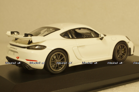 Porsche 718 Cayman GT4 Clubsport 2020 White, 410196100, Minichamps 1:43