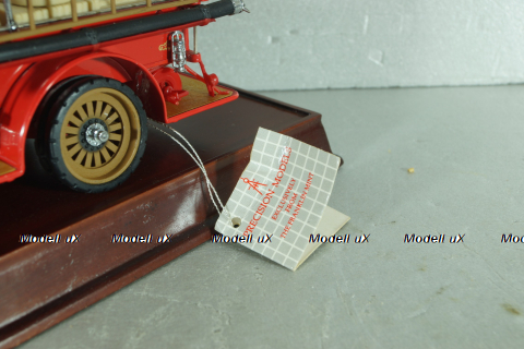 Ahrens Fox R-K-4 Pump Fire Engine 1922, red, Franklin Mint 1:32